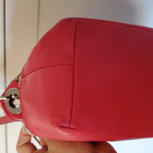 Coach (2011) Signature Jacquard Two-way Shoulder/Crossbody w/ Leather Trim - Picture 4 of 7